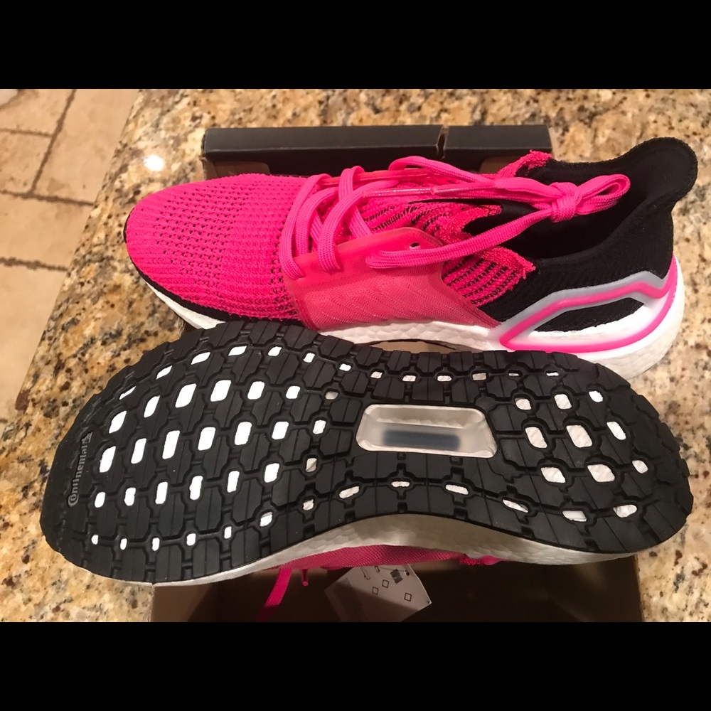 Ultra boost Women’s SZ 7.5